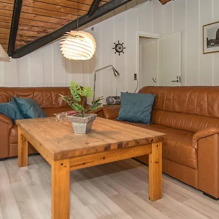 Secluded Oasis By Kvie Lake-by Traum בית נופש