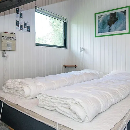 Secluded Oasis By Kvie Lake-by Traum Ansager