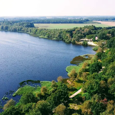 Secluded Oasis By Kvie Lake-by Traum בית נופש