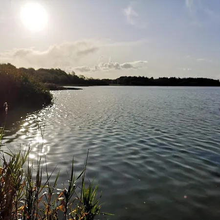 בית נופש Secluded Oasis By Kvie Lake-by Traum Ansager