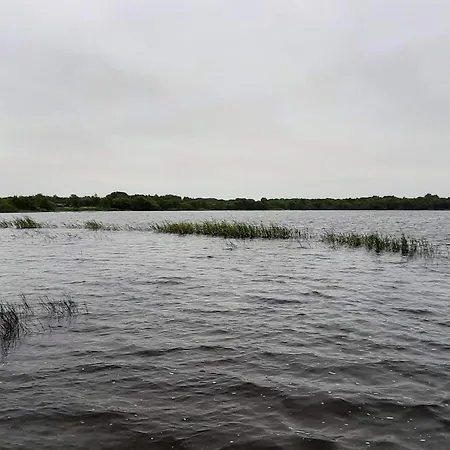 בית נופש Secluded Oasis By Kvie Lake-by Traum