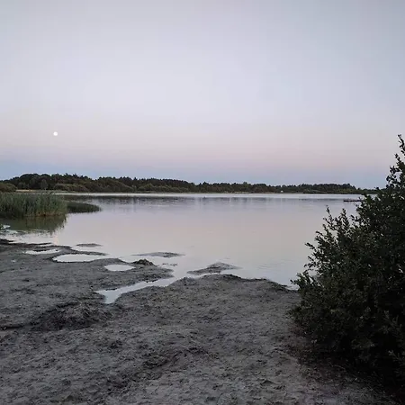 בית נופש Secluded Oasis By Kvie Lake-by Traum Ansager