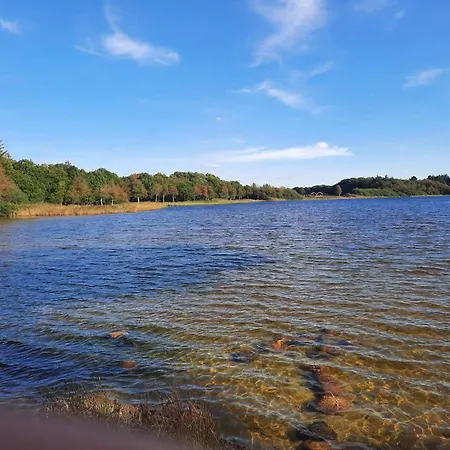 בית נופש Secluded Oasis By Kvie Lake-by Traum *