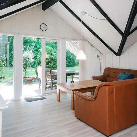 Hébergement de vacances Secluded Oasis By Kvie Lake-by Traum